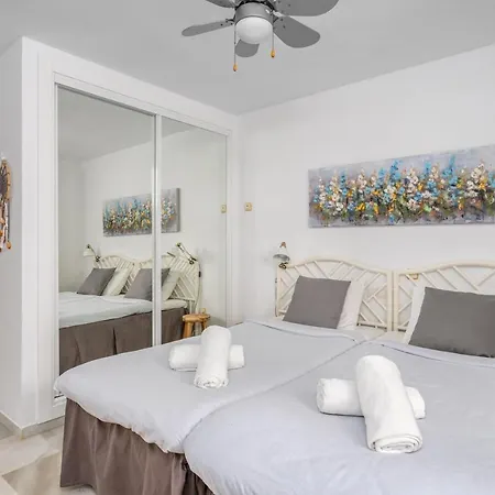 Apartamento La Duquesa With Pool By Costarentals - Ref M8 *