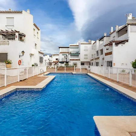 La Duquesa With Pool By Costarentals - Ref M8 דירה